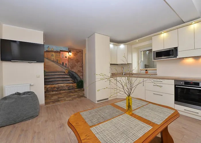 Old Town Prie Vijuneles Ezero